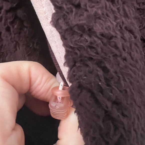 Beautiful Girls Athleta so toasty Sherpa jacket in burgundy/pink size XL/14 EUC - Picture 10 of 10